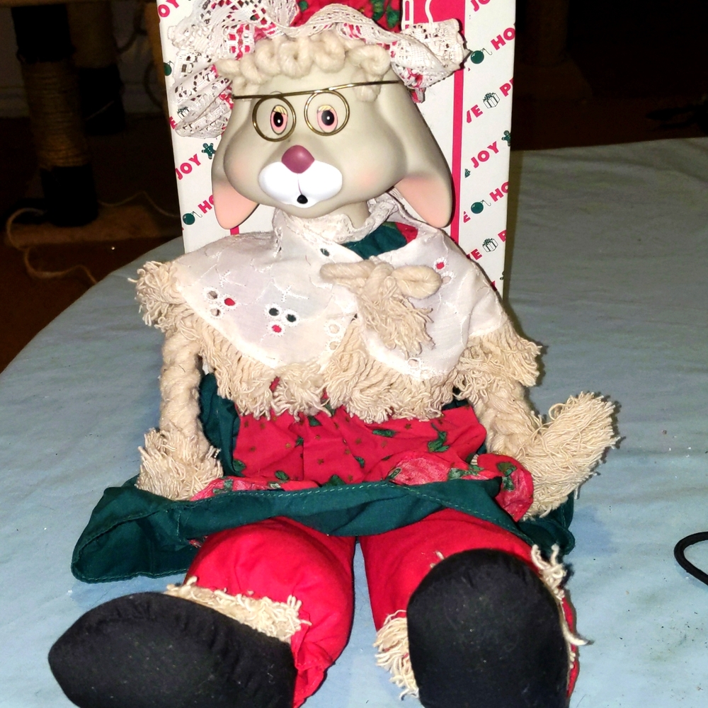 Grannie Flo Christmas Bunny Figure